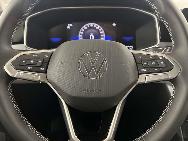New 2026 Volkswagen Taos SE FWD image 15