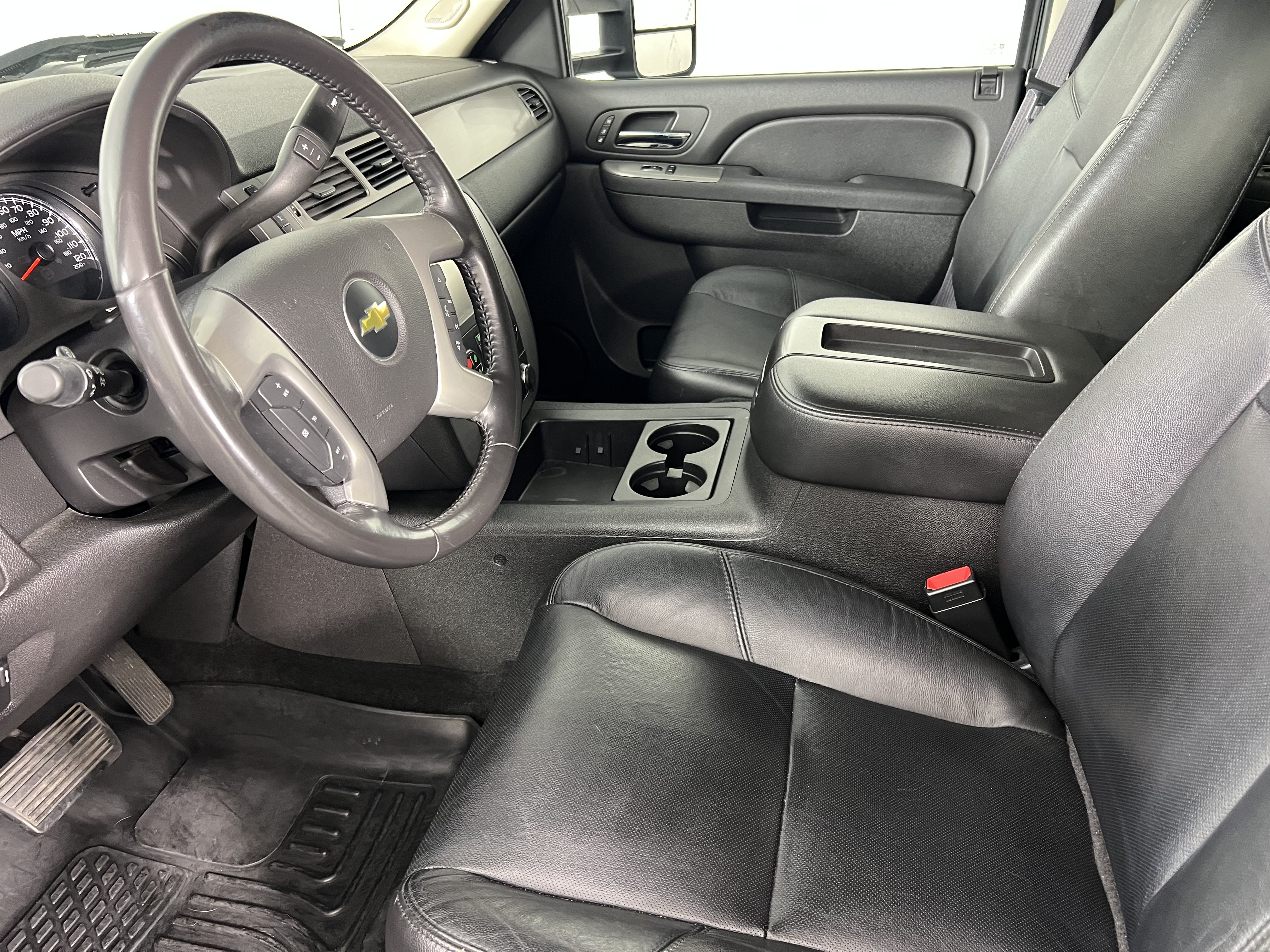 Used 2012 Chevrolet Silverado 2500 LTZ w/ LTZ Plus Package AWD/4WD image 4