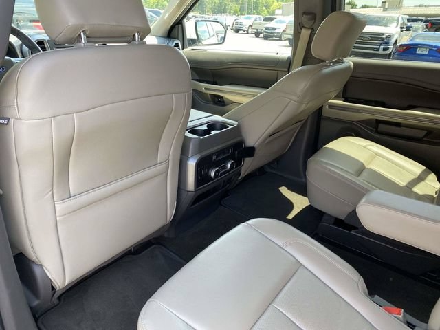 Used 2020 Ford Expedition XLT w/ Equipment Group 202A AWD/4WD image 15