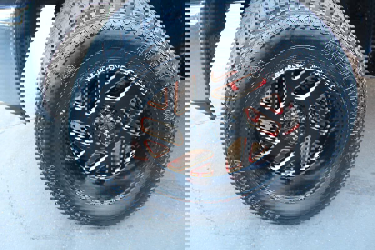 Used 2014 RAM 1500 Laramie w/ Convenience Group image 11