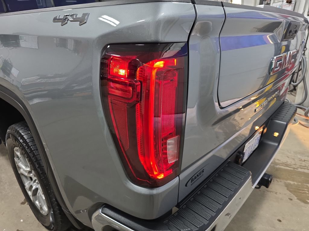 Used 2024 GMC Sierra 1500 SLT image 35