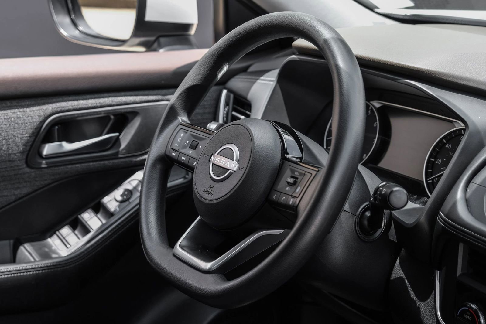 Used 2023 Nissan Rogue SV FWD image 15