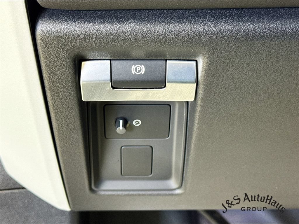 Used 2023 Land Rover Defender 110 SE AWD/4WD image 10