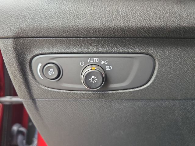 Used 2023 Buick Envision Essence image 30