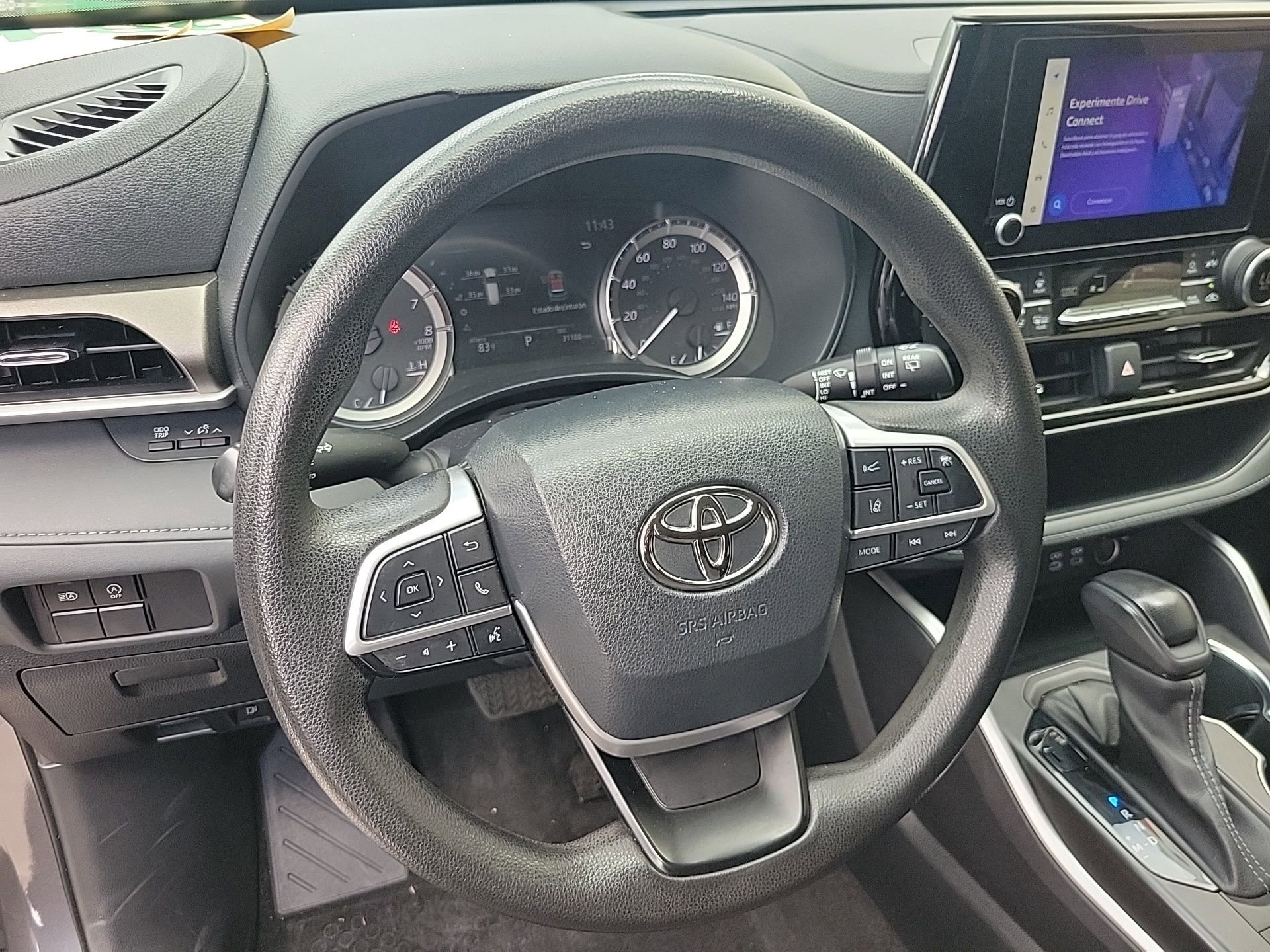 Used 2023 Toyota Highlander L image 29