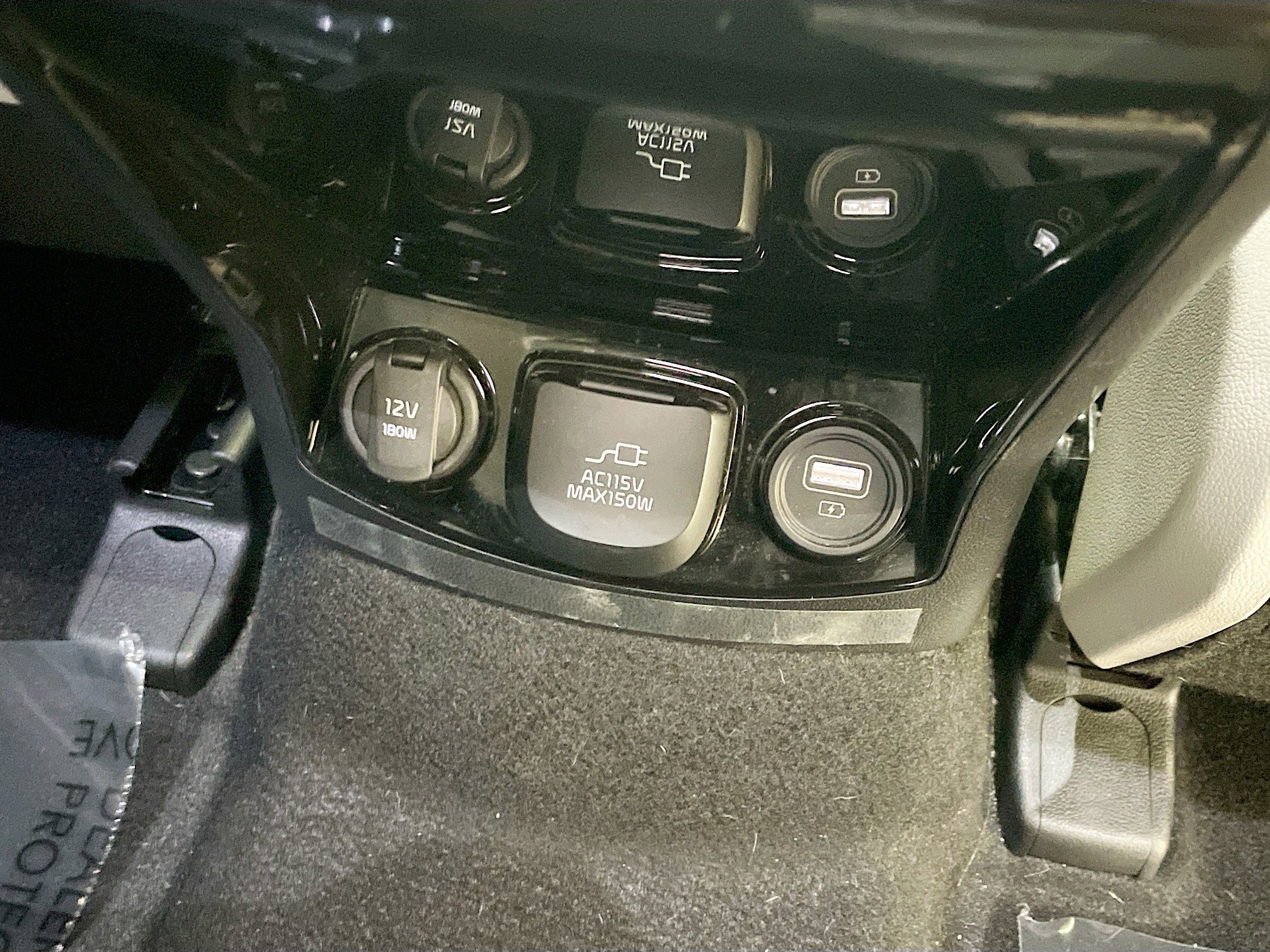 Used 2024 Kia Sorento SX Prestige w/ Panoramic Sunroof Package image 17