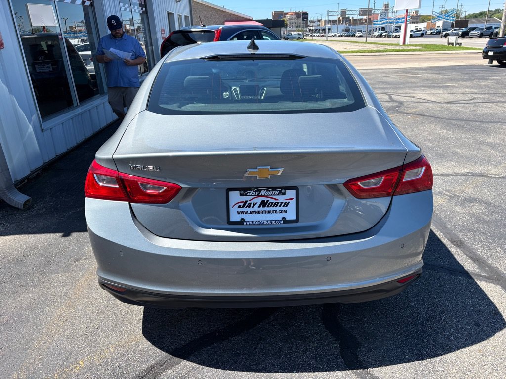 Used 2023 Chevrolet Malibu LS w/ Driver Confidence Package FWD image 4