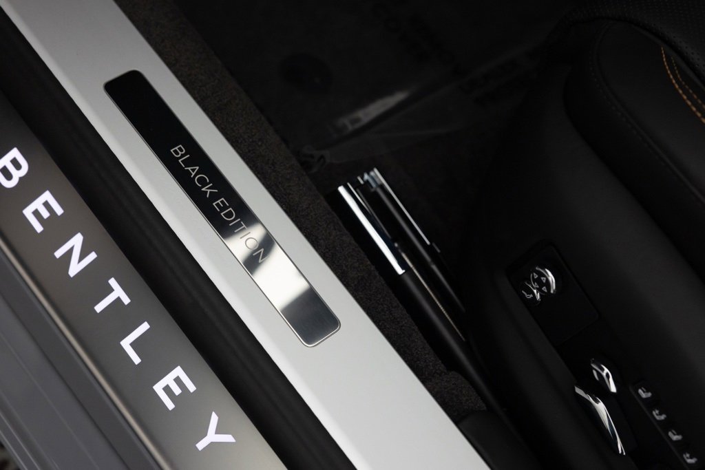 New 2025 Bentley Flying Spur Plug-In Hybrid image 17