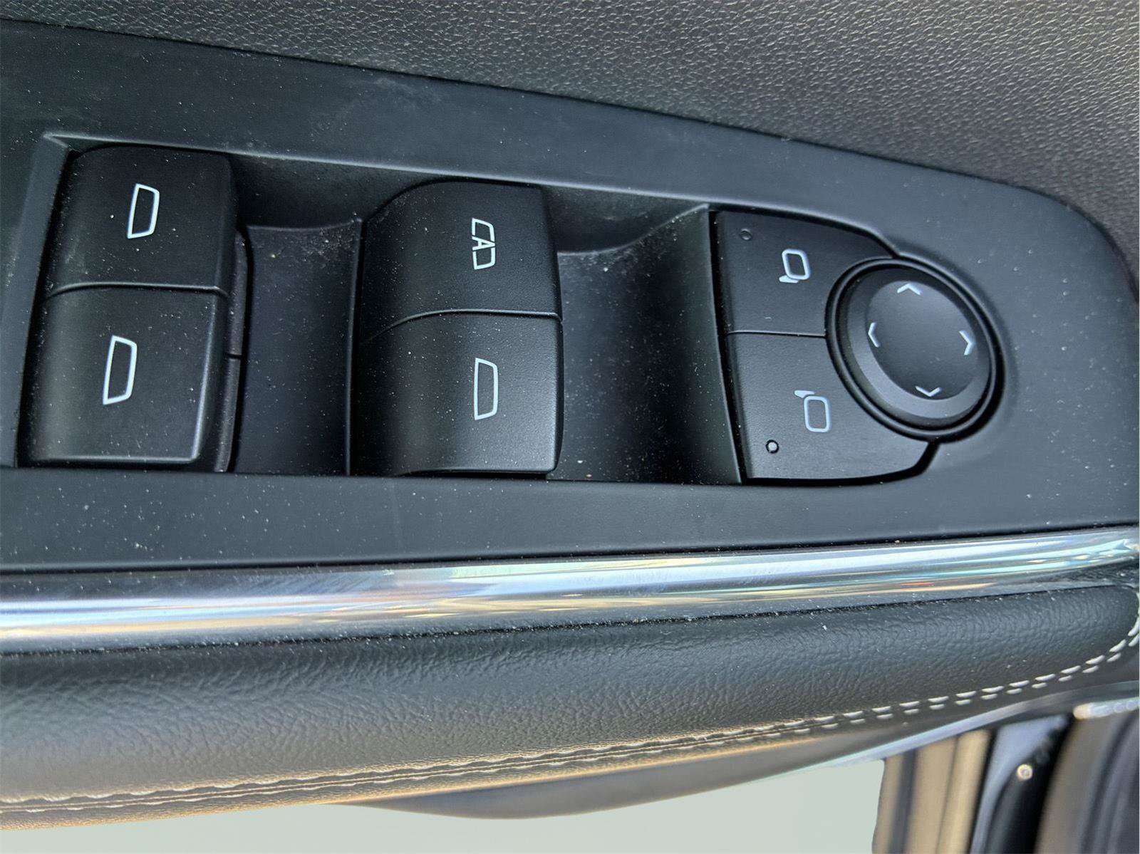 Used 2025 GMC Acadia Elevation w/ Elevation Premium Package AWD/4WD image 56