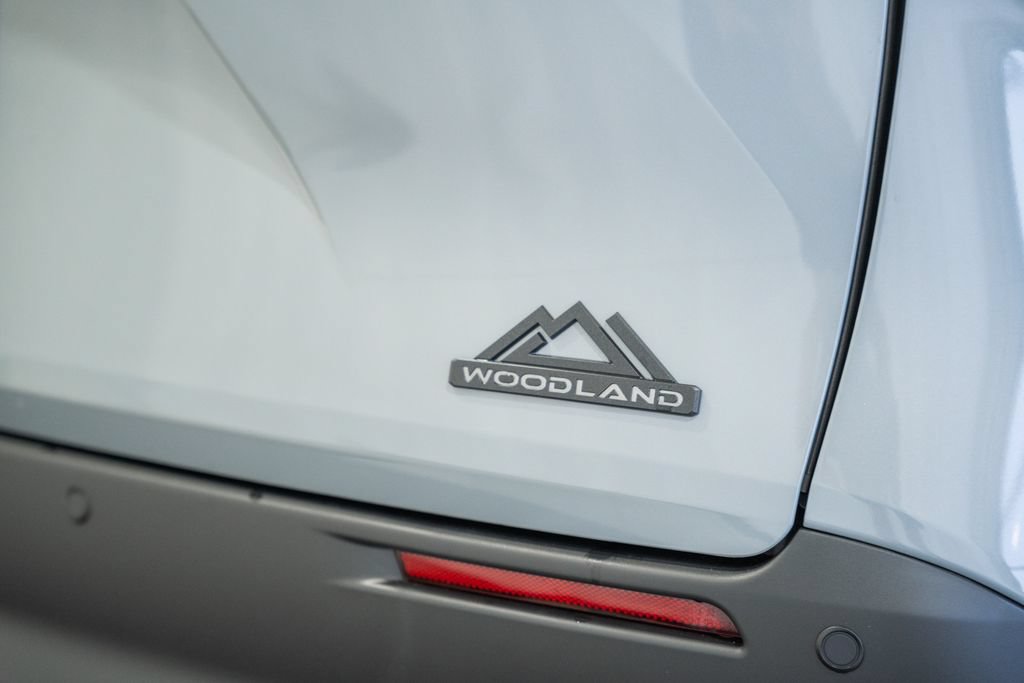 New 2026 Toyota Sienna XLE Woodland Edition AWD/4WD image 8