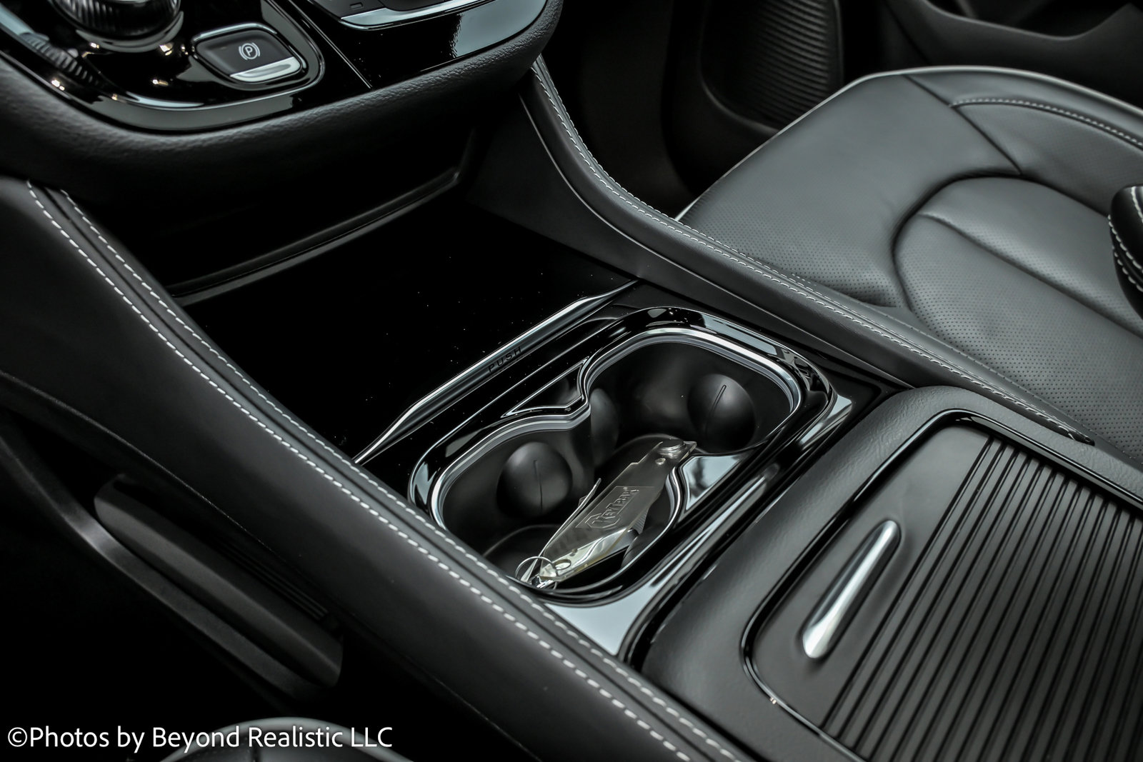 Used 2024 Chrysler Pacifica Limited w/ S Appearance Package image 44