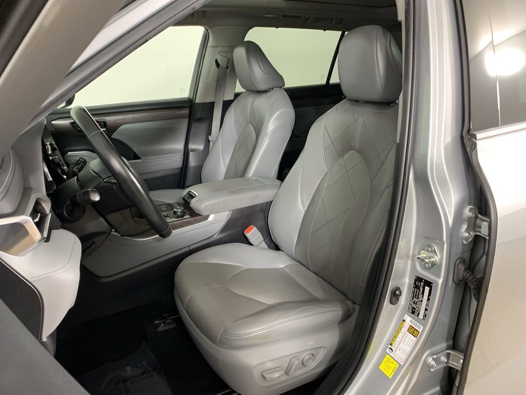 Used 2022 Toyota Highlander Platinum AWD/4WD image 29