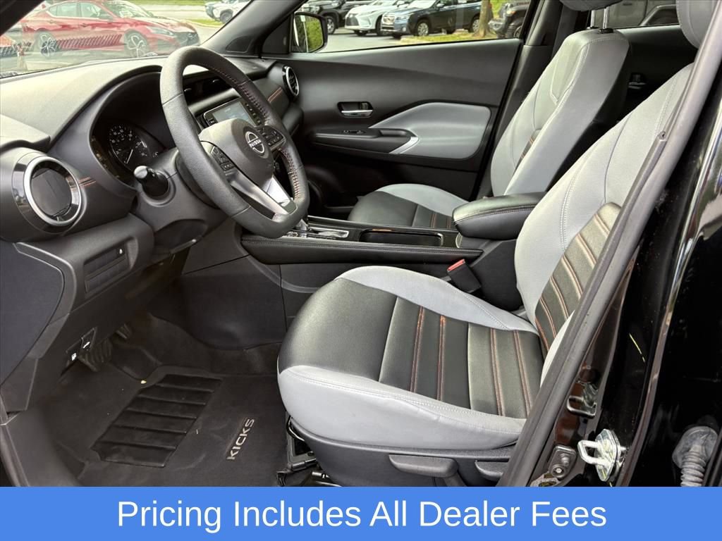 Used 2024 Nissan Kicks SR w/ SR Premium Package FWD image 17