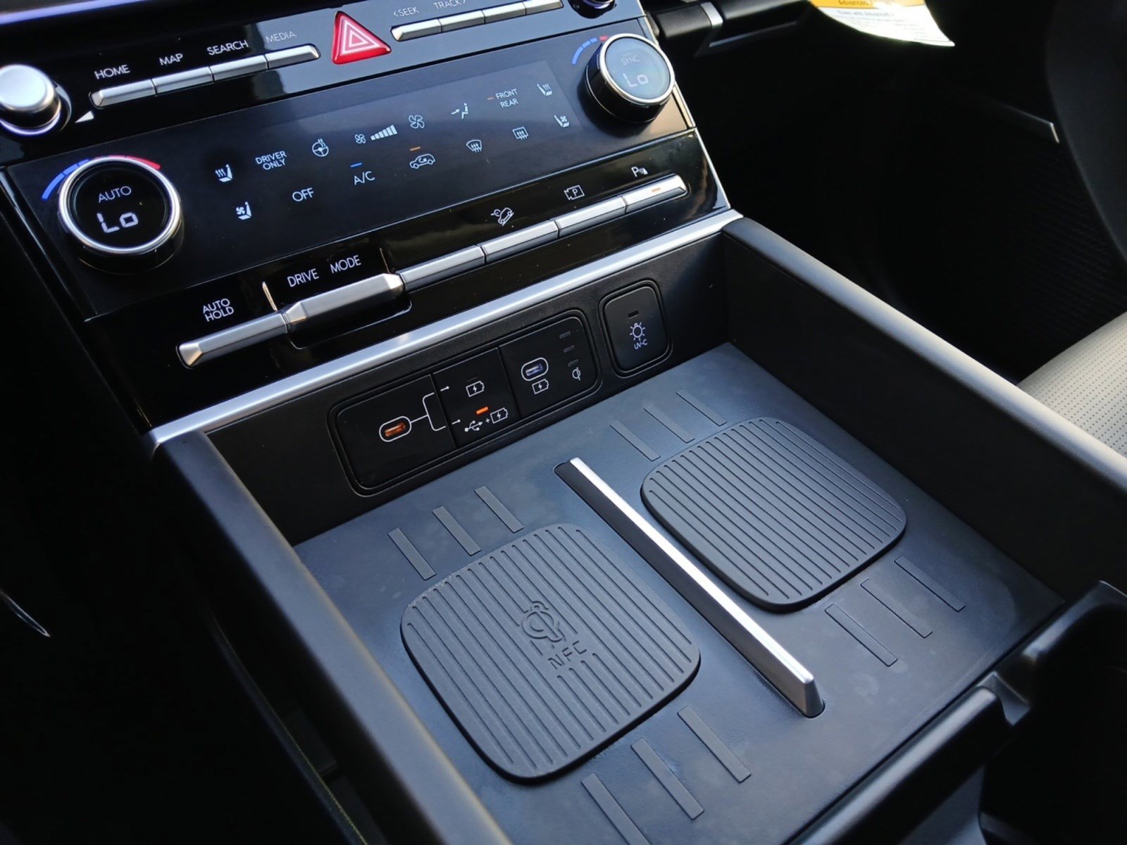 Used 2025 Hyundai Santa Fe Limited image 22