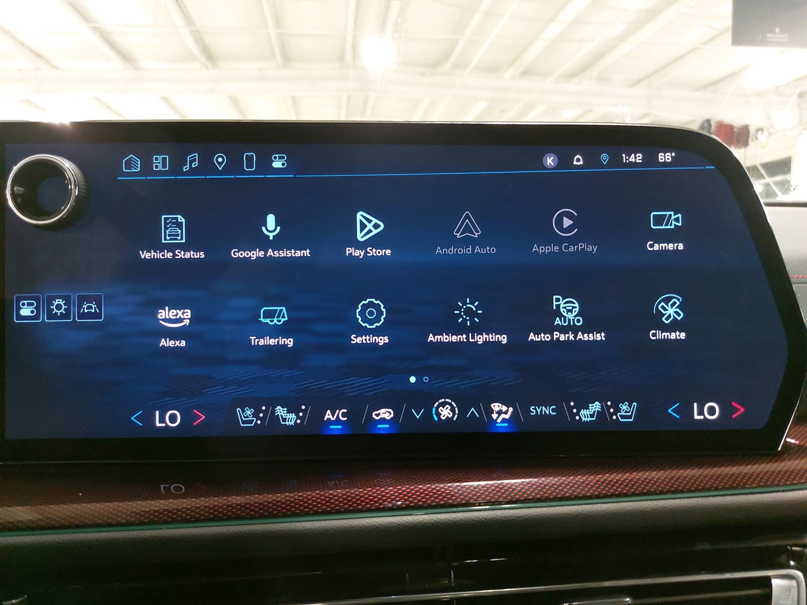 Used 2024 Chevrolet Traverse RS w/ LPO, Floor Liner Package image 23