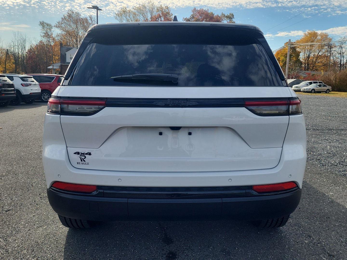 New 2025 Jeep Grand Cherokee Altitude image 6