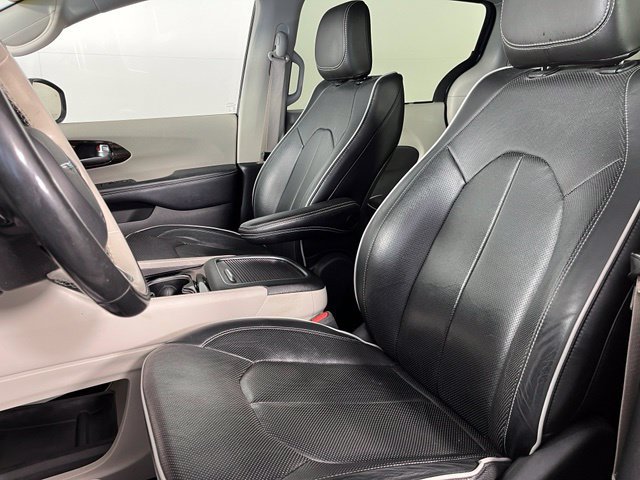 Used 2021 Chrysler Pacifica Limited FWD image 17