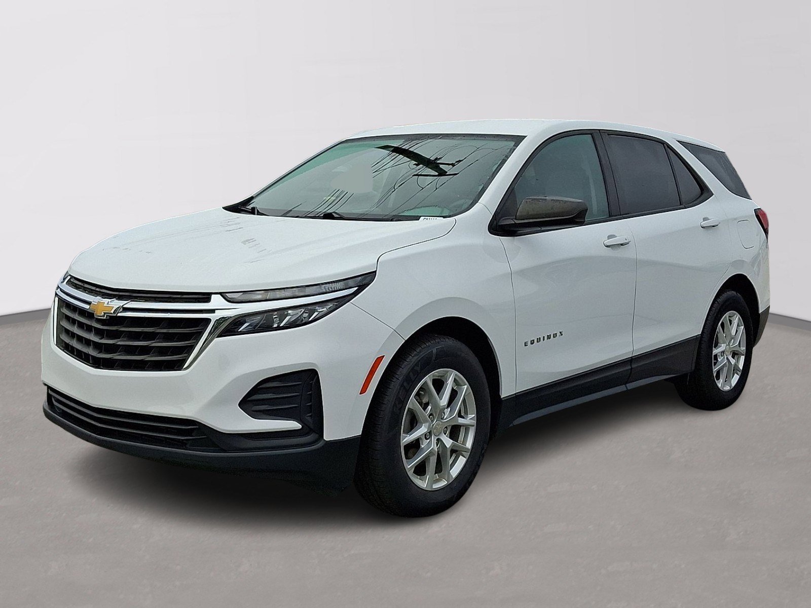 Used 2022 Chevrolet Equinox LS w/ LS Convenience Package FWD image 3
