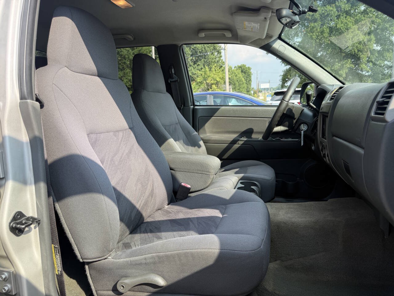 Used 2005 Chevrolet Colorado LS RWD image 14