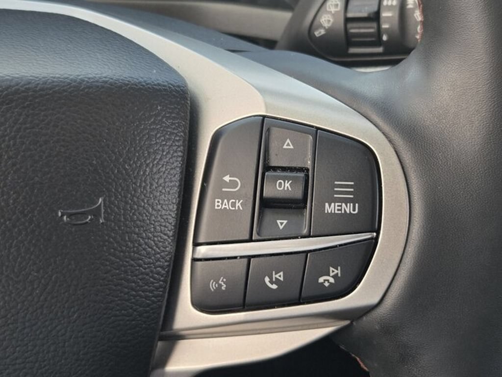 Used 2025 Ford Explorer Active w/ Active Comfort Package RWD image 25