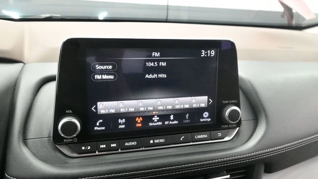 Used 2023 Nissan Rogue S FWD image 18