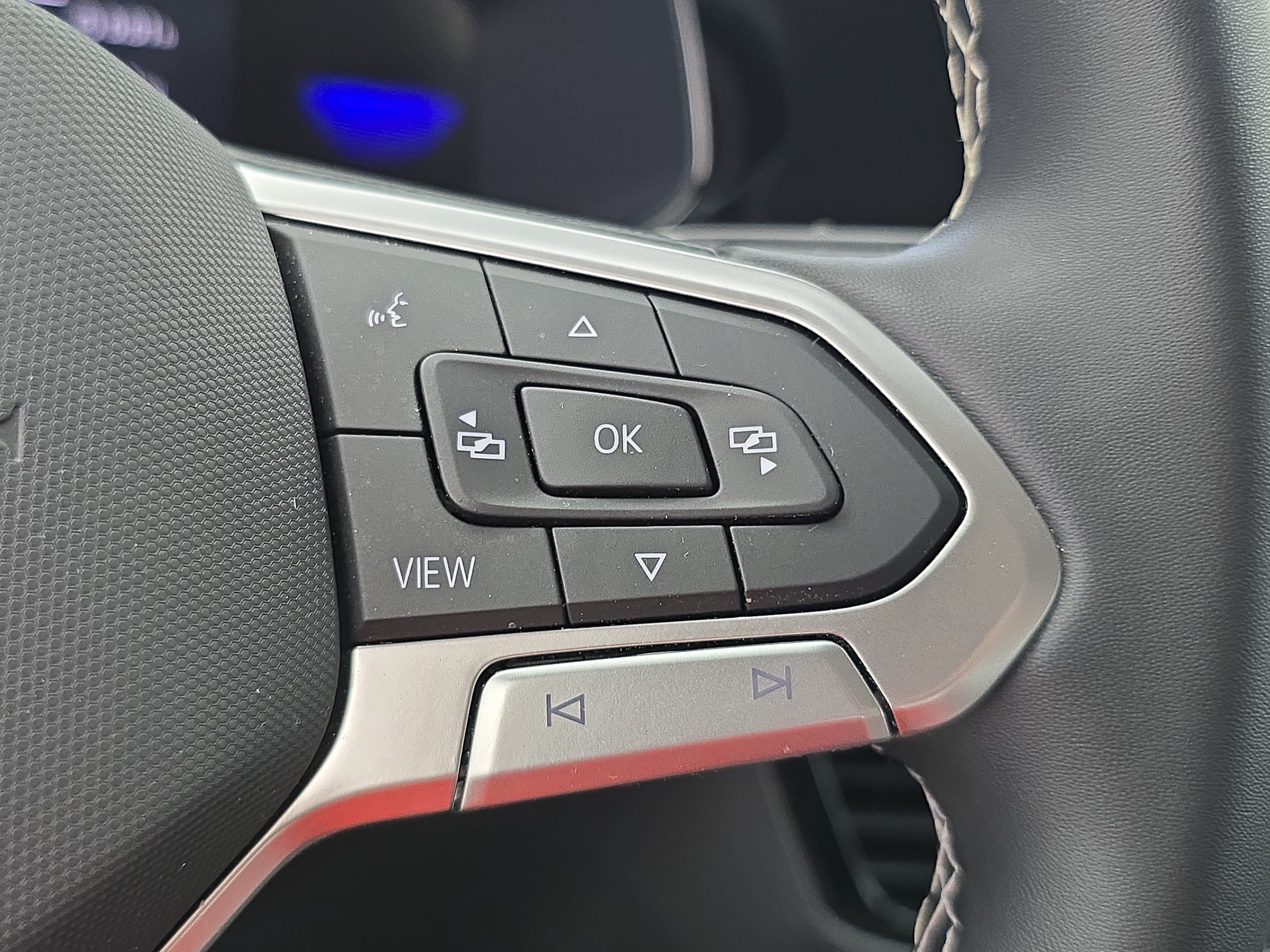 Certified 2023 Volkswagen Taos S FWD image 17
