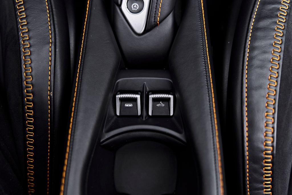 Used 2025 McLaren 750S Spider RWD image 66