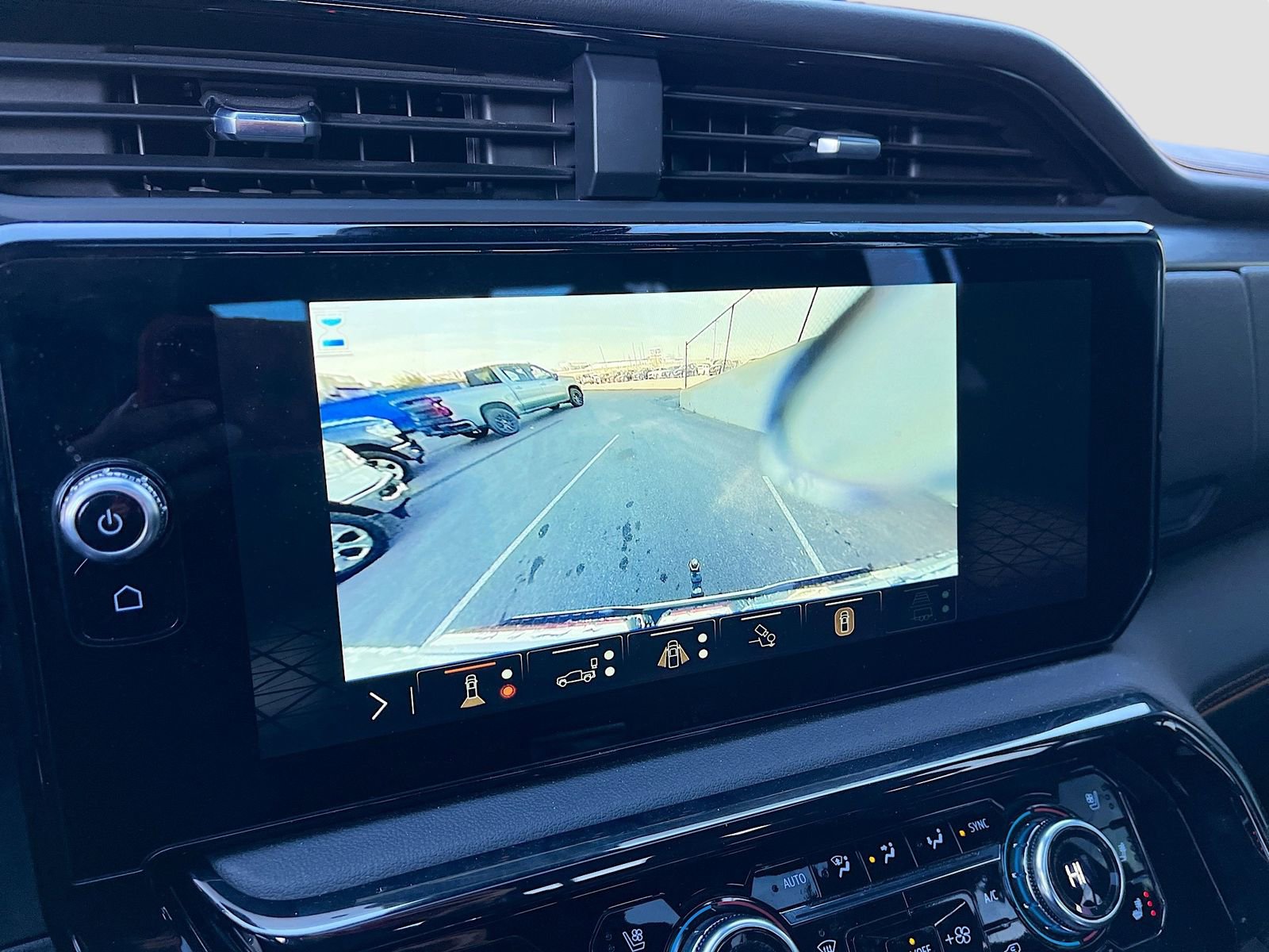 Used 2025 GMC Sierra 1500 AT4 w/ AT4 Premium Package image 14