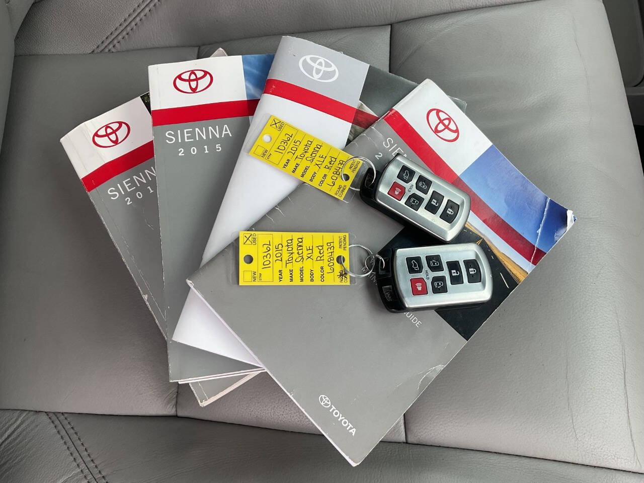 Used 2015 Toyota Sienna XLE FWD image 46