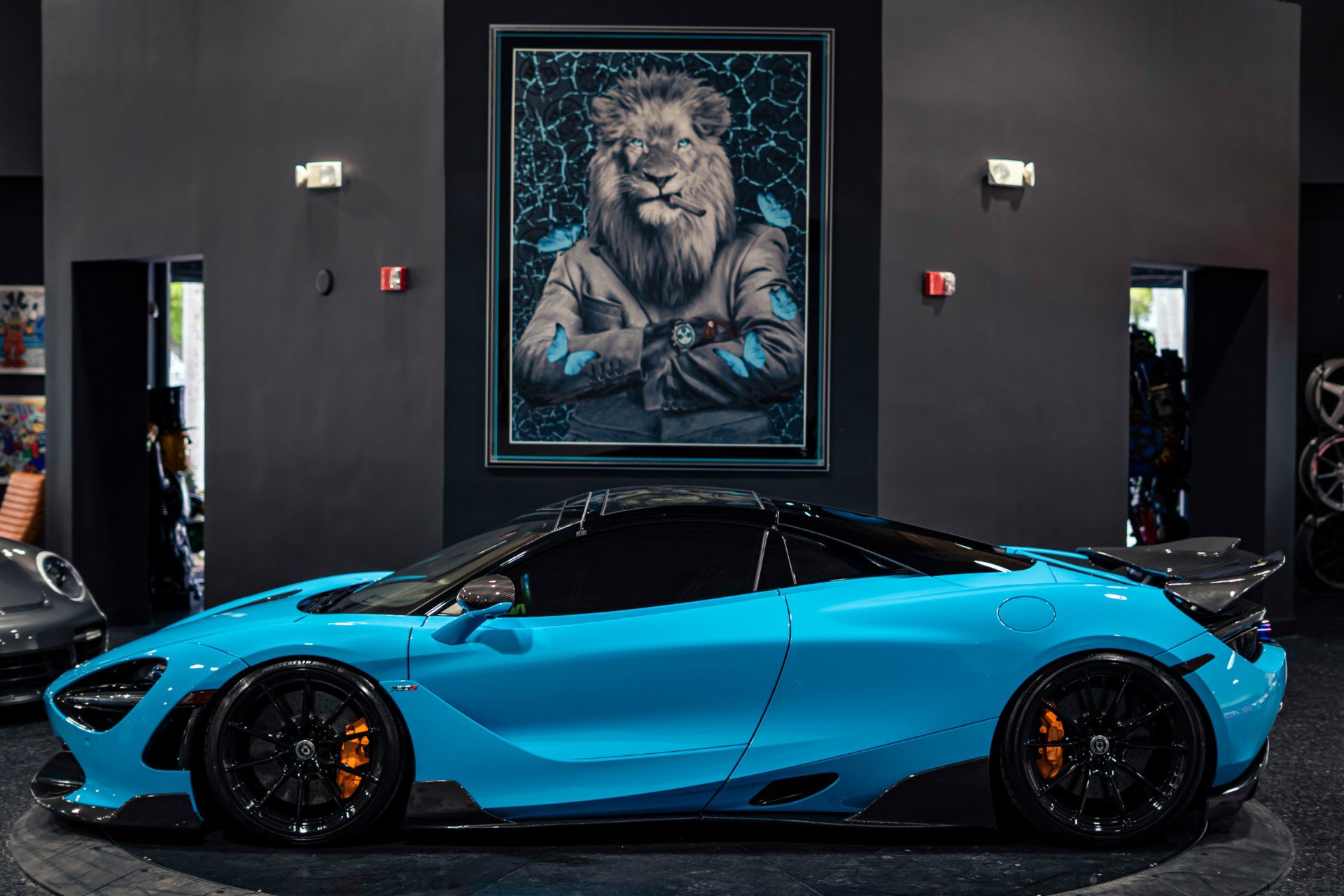 Used 2021 McLaren 720S Spider RWD image 60