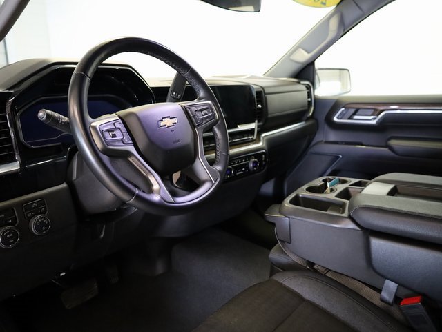 Used 2023 Chevrolet Silverado 1500 LT w/ Protection Package image 4