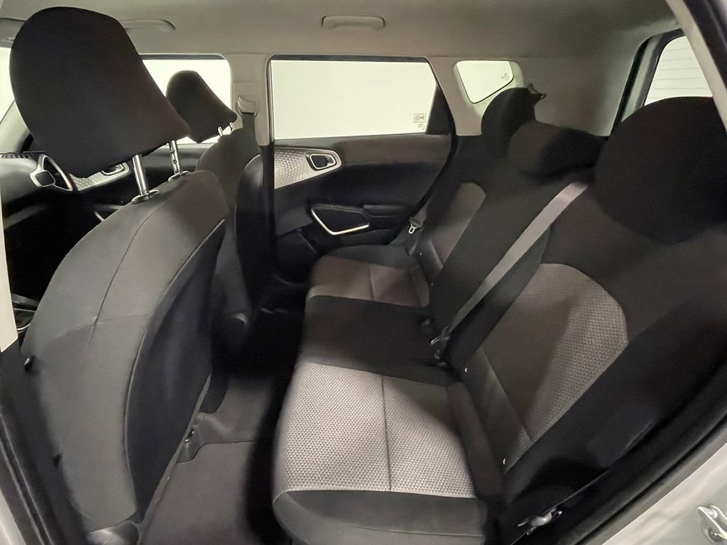 Used 2020 Kia Soul LX image 17
