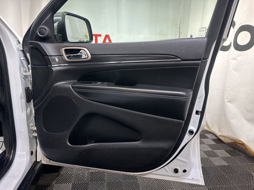 Used 2016 Jeep Grand Cherokee Limited image 10