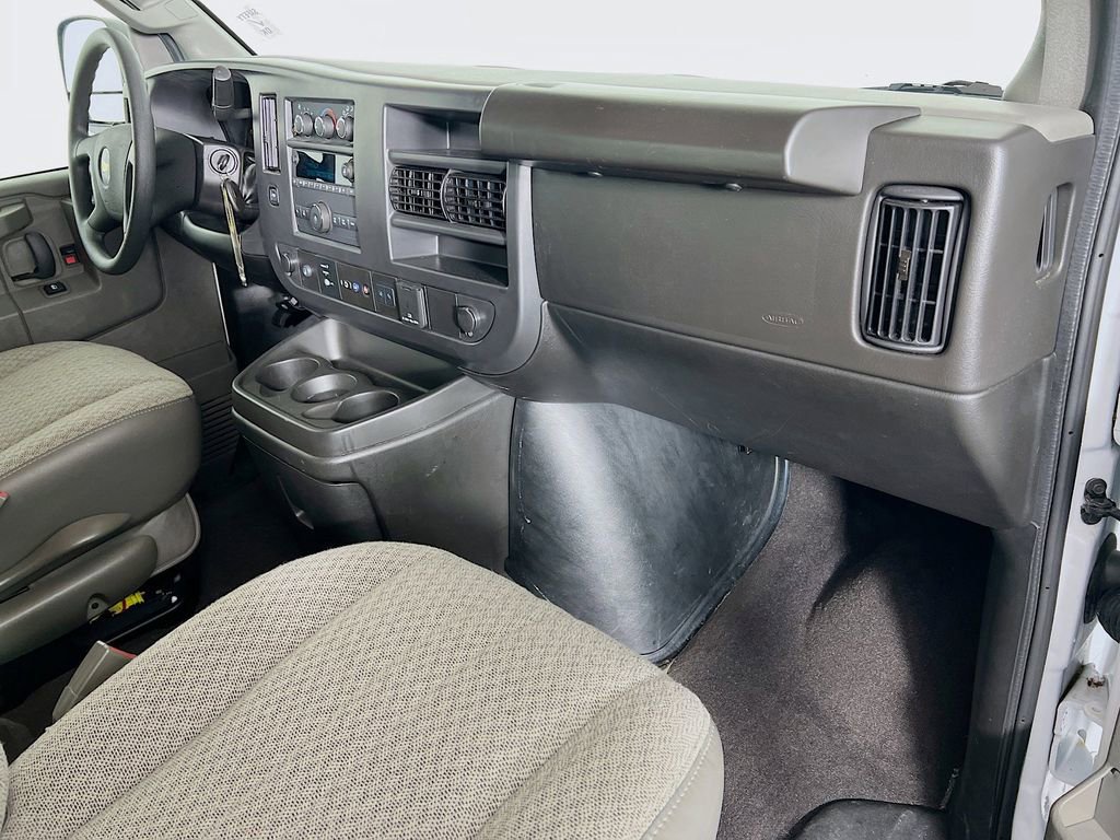 Used 2025 Chevrolet Express 3500 LT w/ LT Preferred Equipment Group RWD image 28