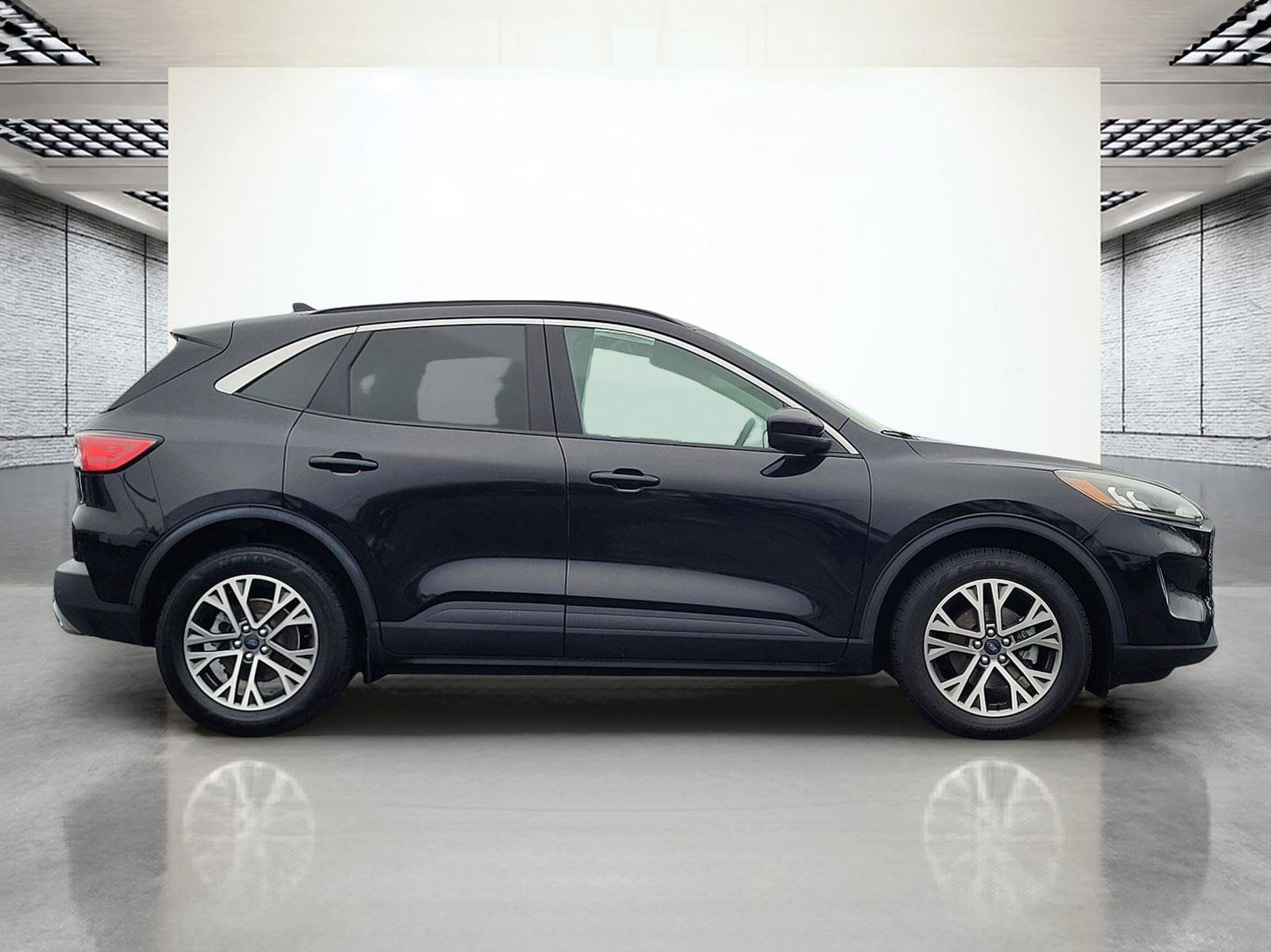 Used 2022 Ford Escape SEL image 5