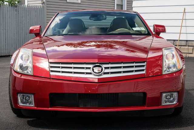 Used 2005 Cadillac XLR RWD image 21