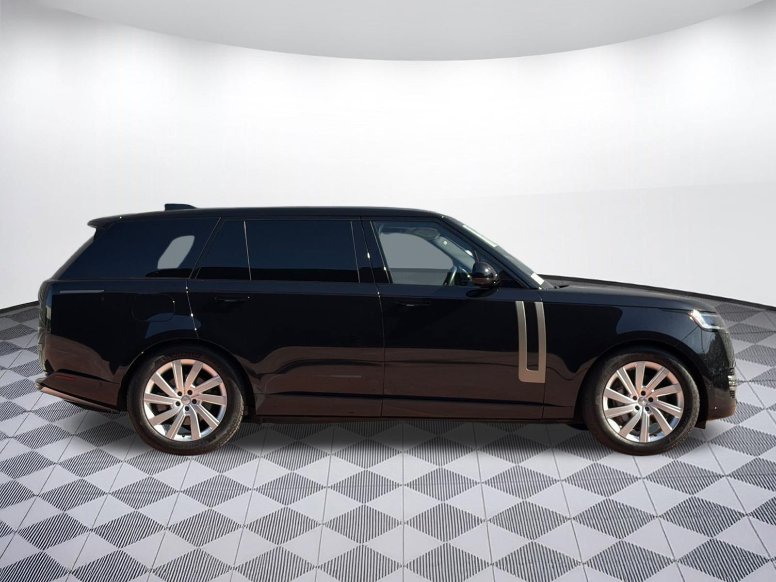 Used 2024 Land Rover Range Rover Long Wheelbase SE AWD/4WD image 7