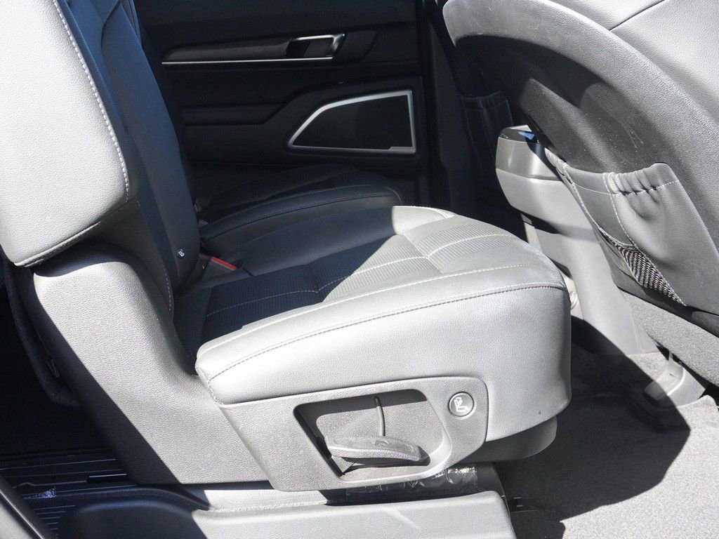 Used 2021 Kia Telluride EX w/ EX Premium Package AWD/4WD image 34
