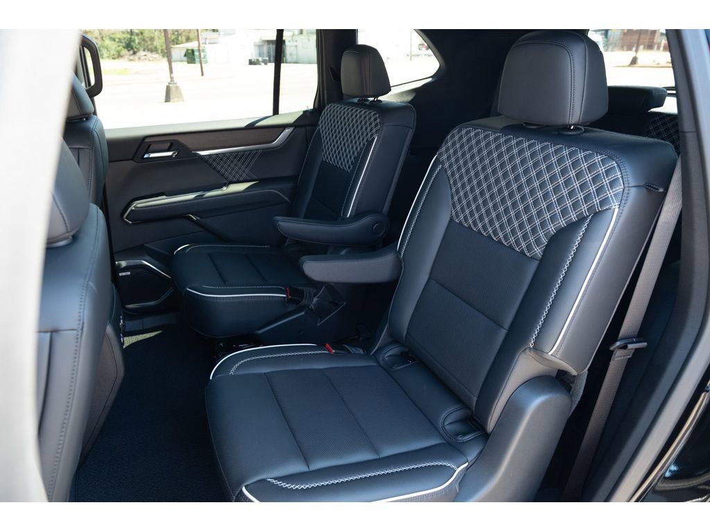 Used 2025 GMC Acadia Denali image 12