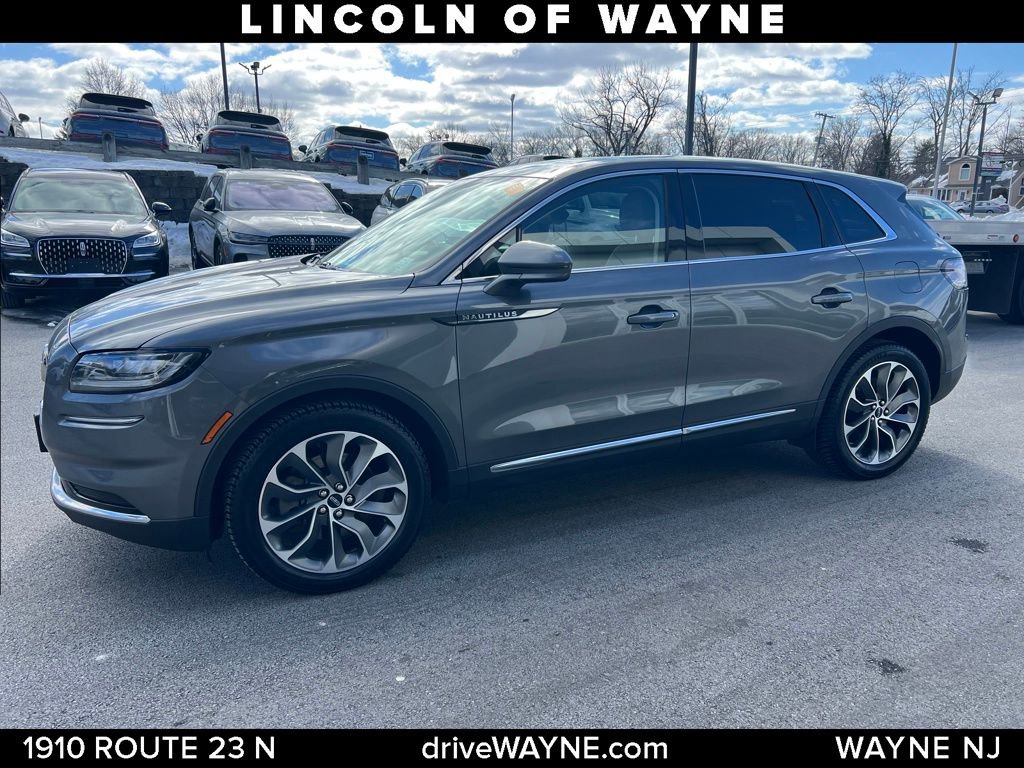 Used 2023 Lincoln Nautilus Reserve AWD/4WD image 4