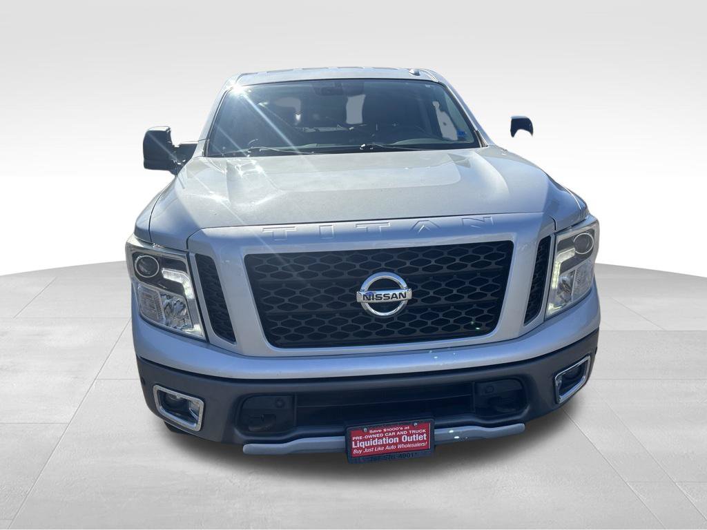 Used 2018 Nissan Titan PRO-4X w/ Pro-4x Convenience Package AWD/4WD image 10