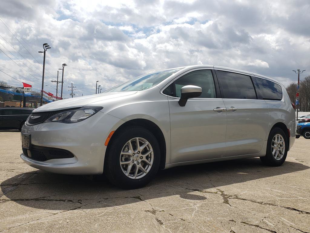 Certified 2023 Chrysler Voyager LX FWD image 8