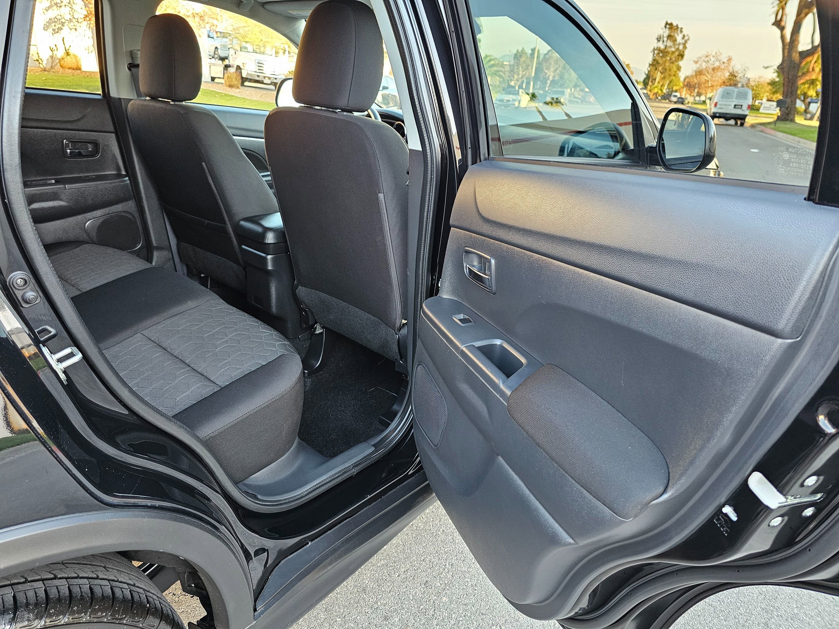 Used 2024 Mitsubishi Outlander Sport ES image 25