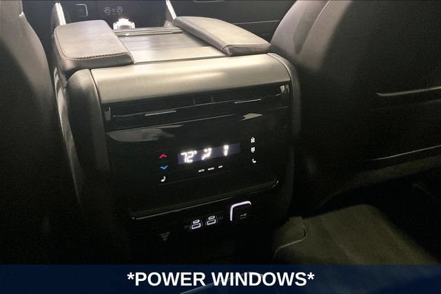 Used 2024 Jeep Wagoneer Series II AWD/4WD image 13