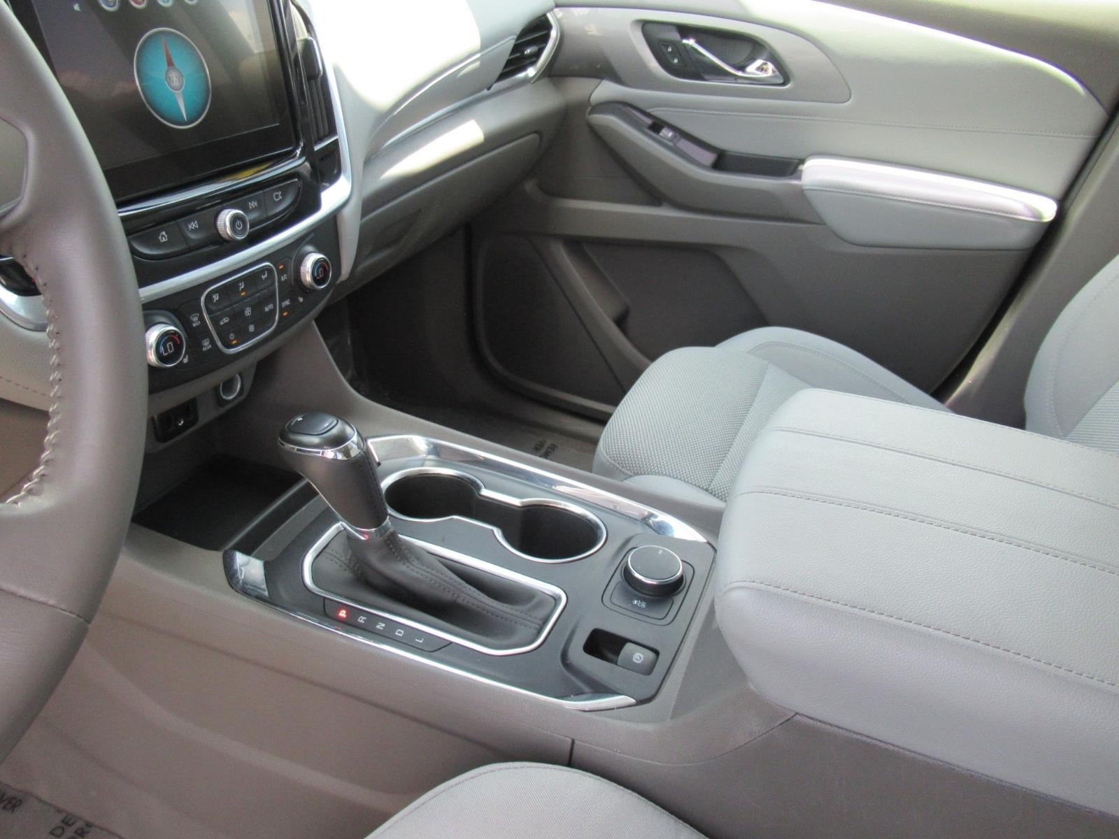 Used 2018 Chevrolet Traverse LT FWD image 16