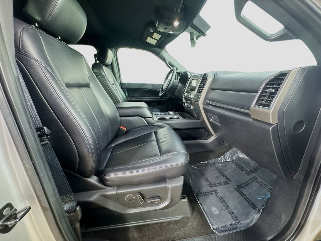 Used 2019 Ford Expedition Max XLT w/ Equipment Group 202A AWD/4WD image 35