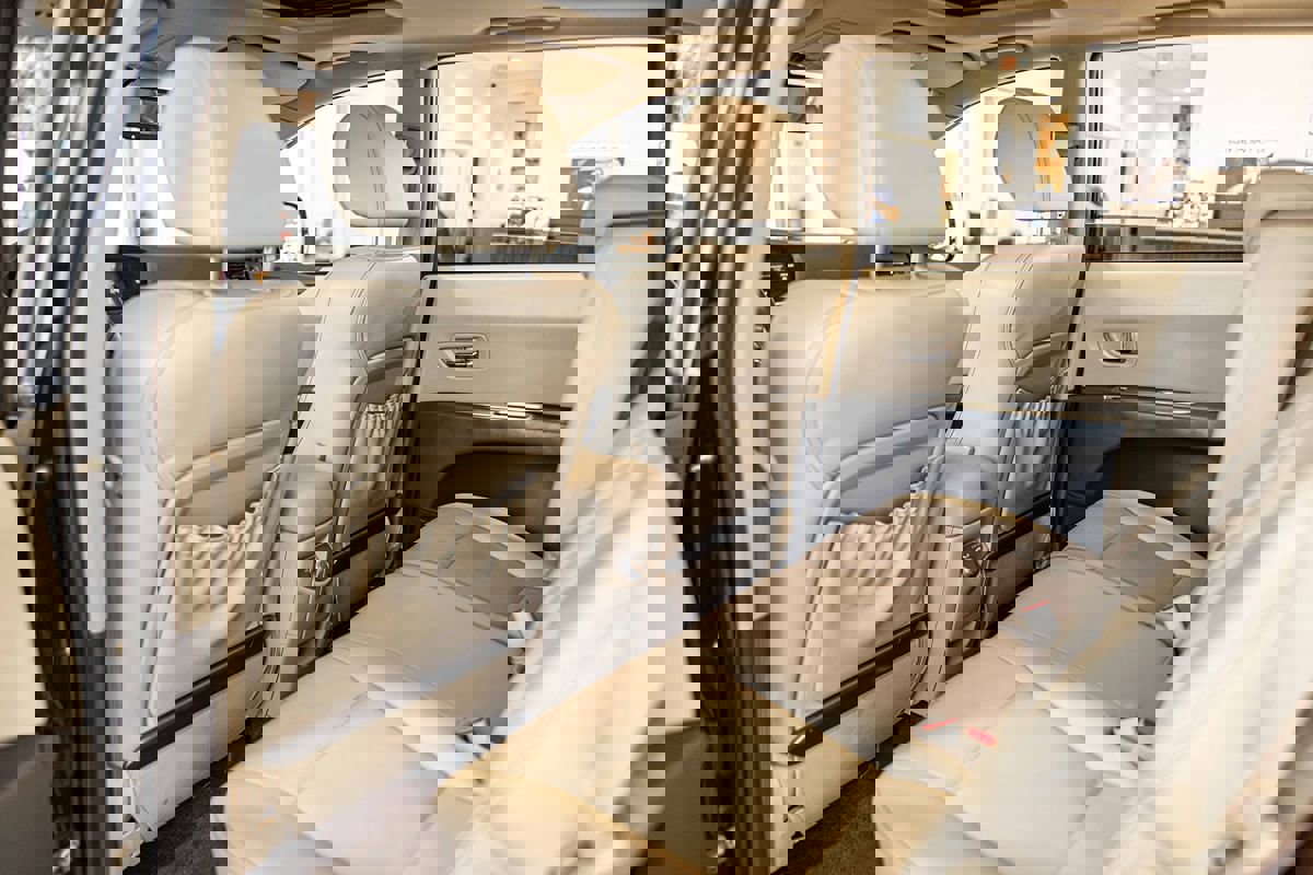 Used 2010 Subaru Tribeca Limited image 35