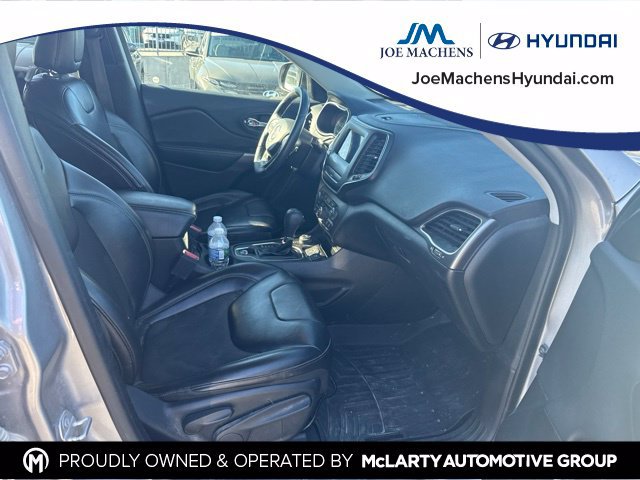 Used 2019 Jeep Cherokee Latitude Plus AWD/4WD image 7