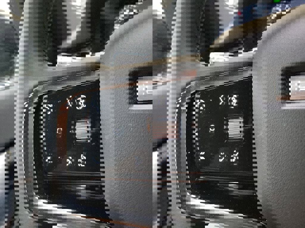 New 2025 Land Rover Discovery Sport Dynamic SE image 15