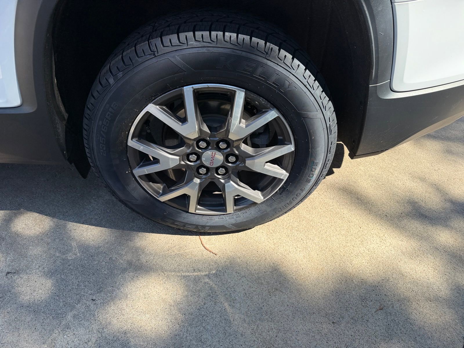 Used 2020 GMC Acadia SLE w/ Driver Convenience Package image 36